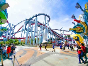 Theme Parks & Attractions